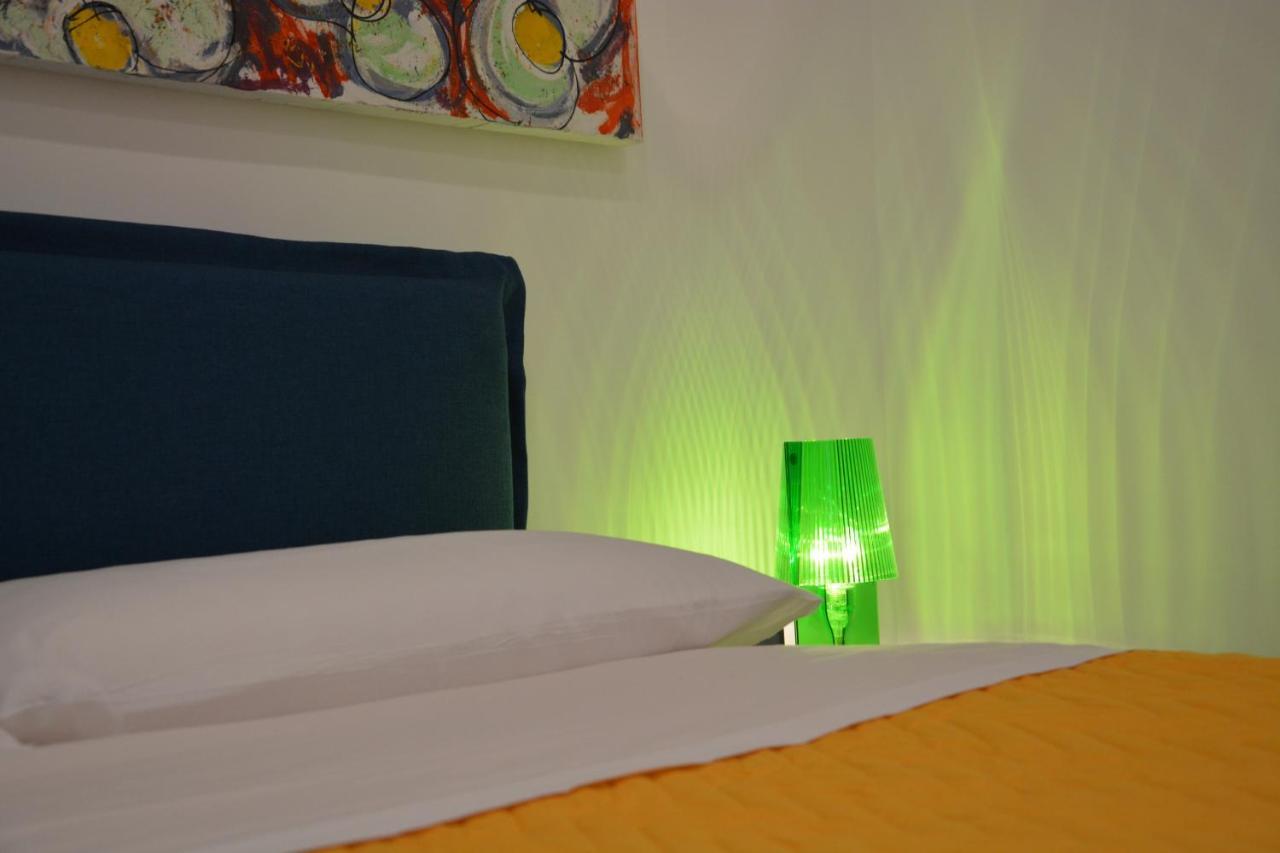 Dimora Megaride Bed & Breakfast Napoli Bagian luar foto
