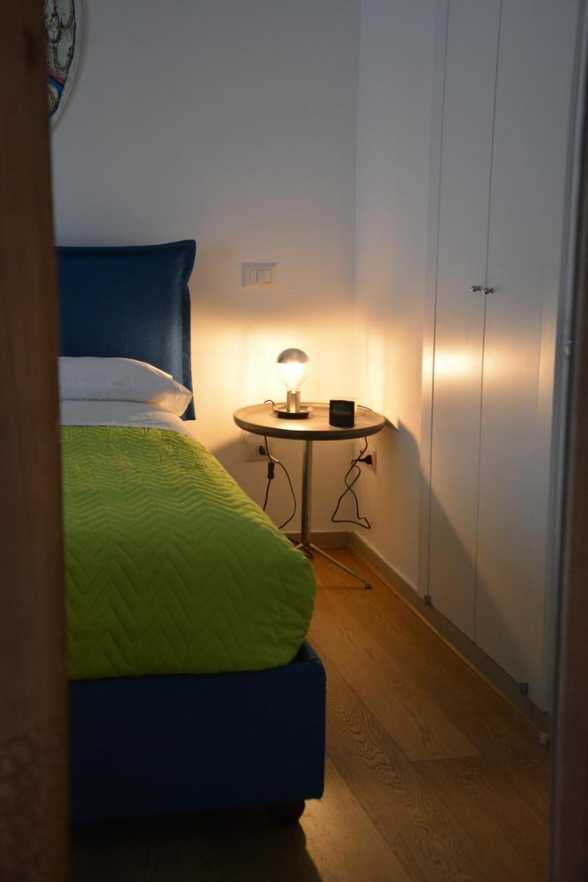 Dimora Megaride Bed & Breakfast Napoli Bagian luar foto