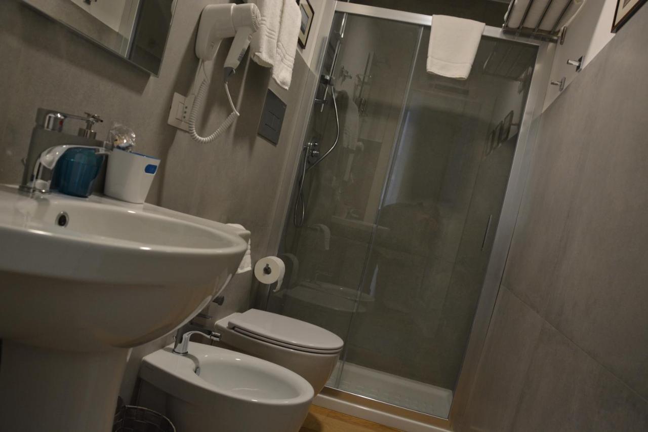 Dimora Megaride Bed & Breakfast Napoli Bagian luar foto